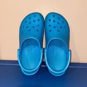Light blue / Teal Crocs, size 5-7